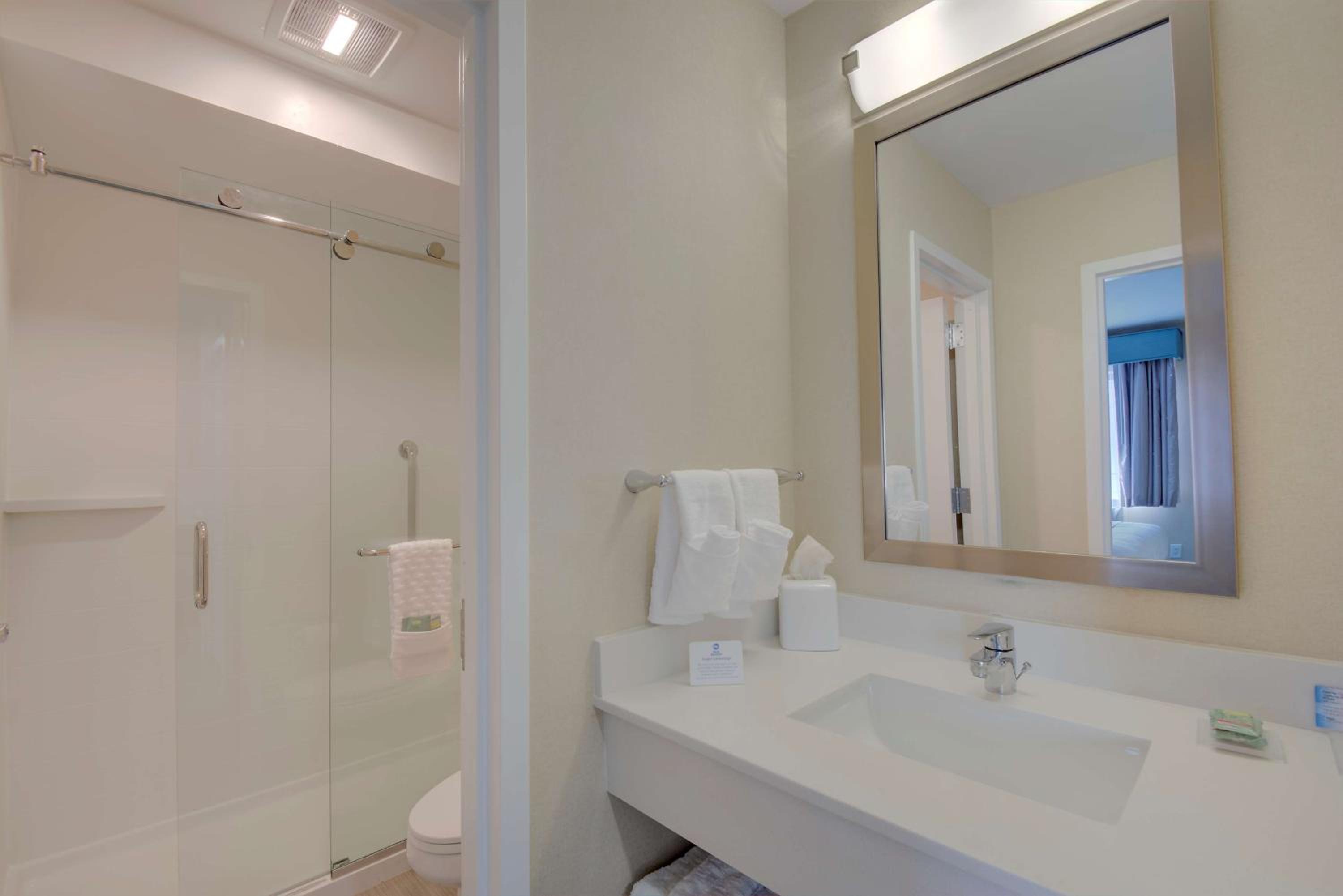 Best Western Hampshire Inn  Suites - Property Image 5