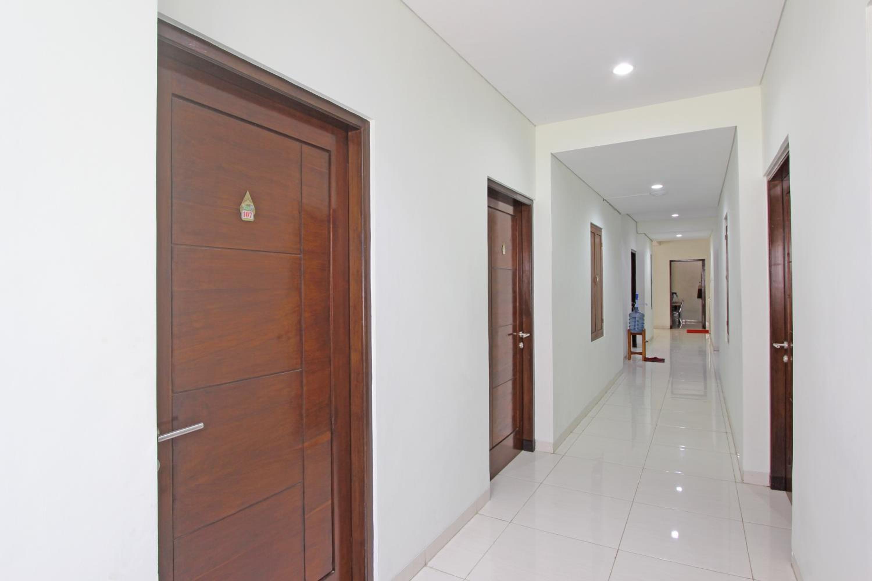 RedDoorz @ Turangga Sari
