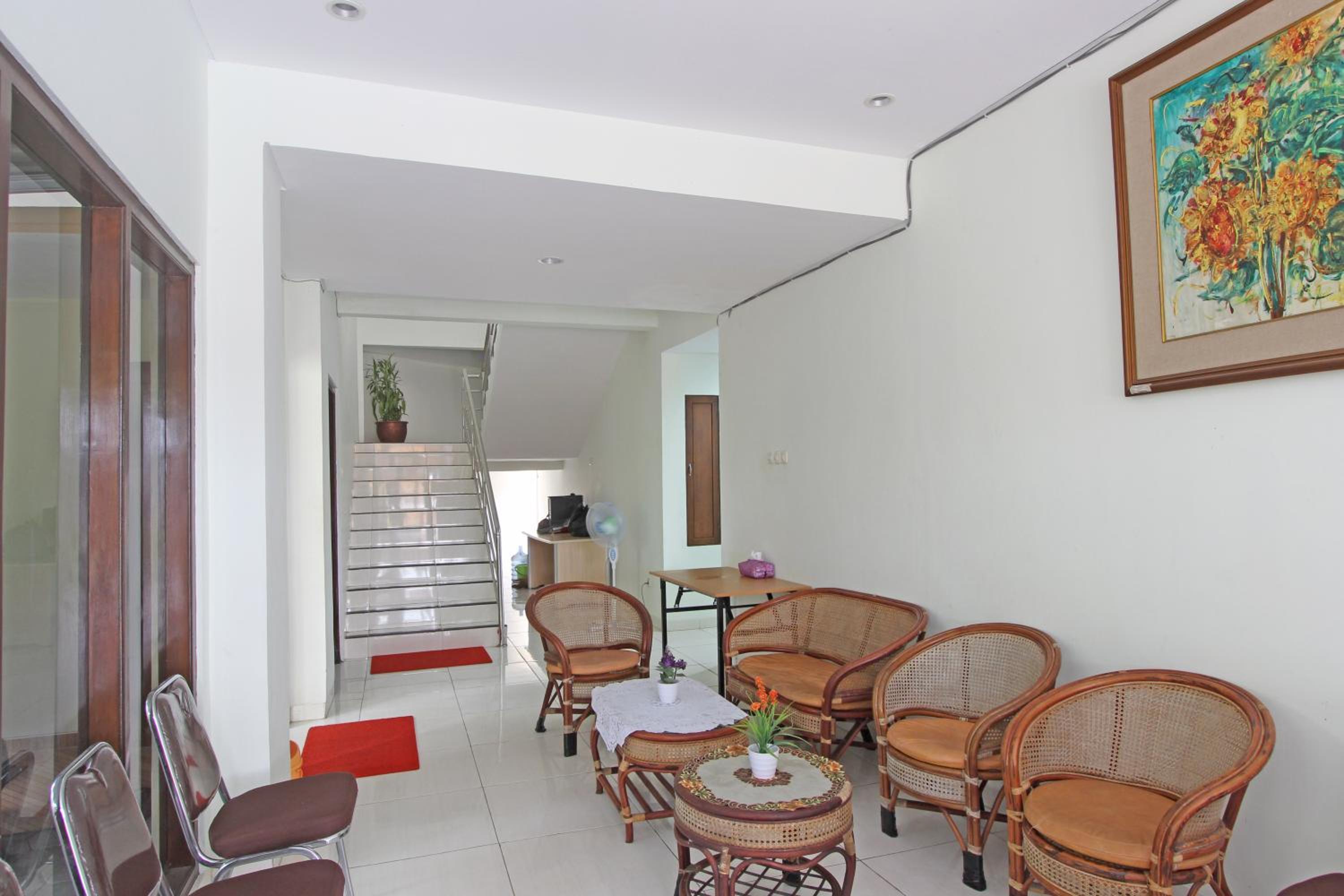 RedDoorz @ Turangga Sari