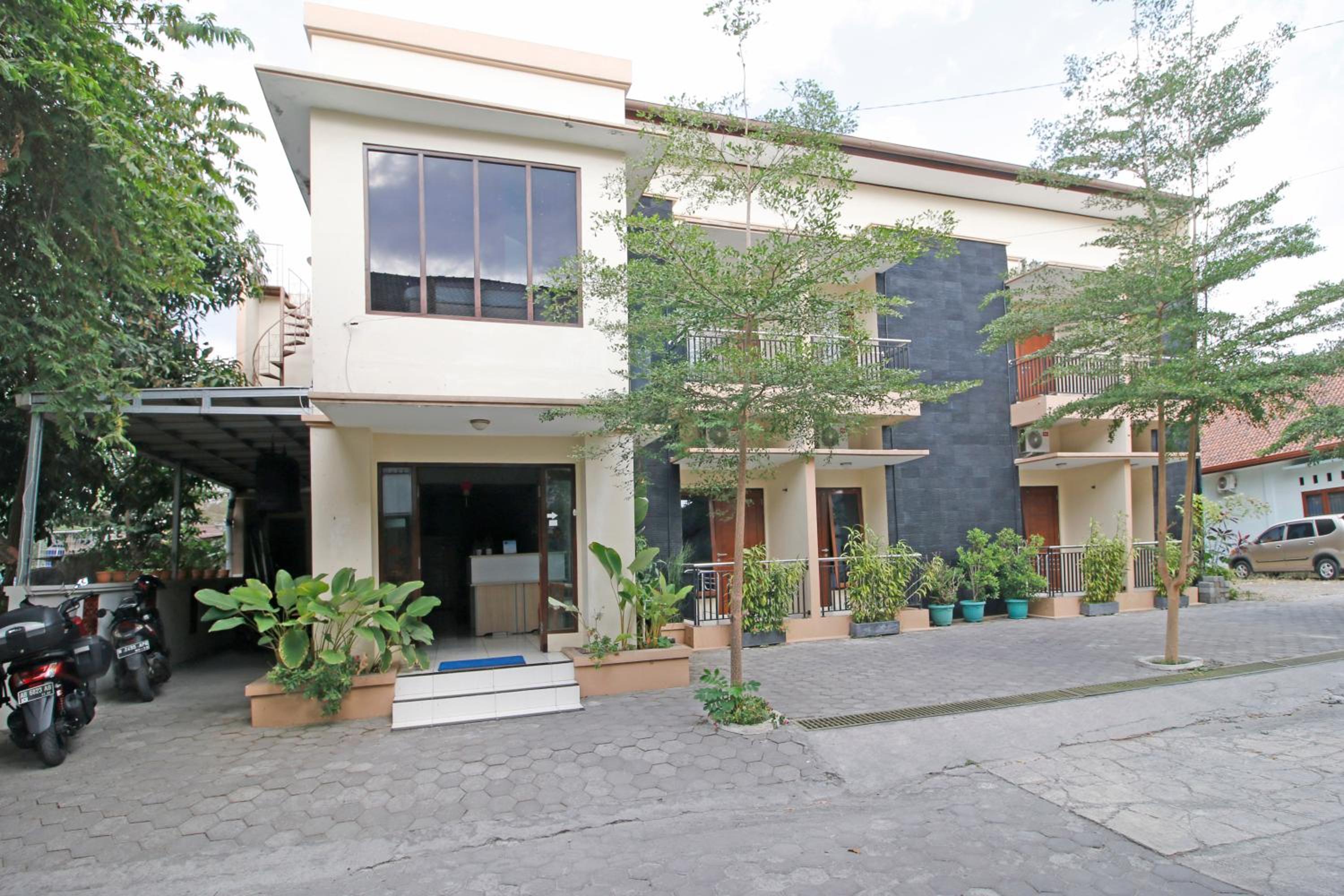 RedDoorz @ Turangga Sari
