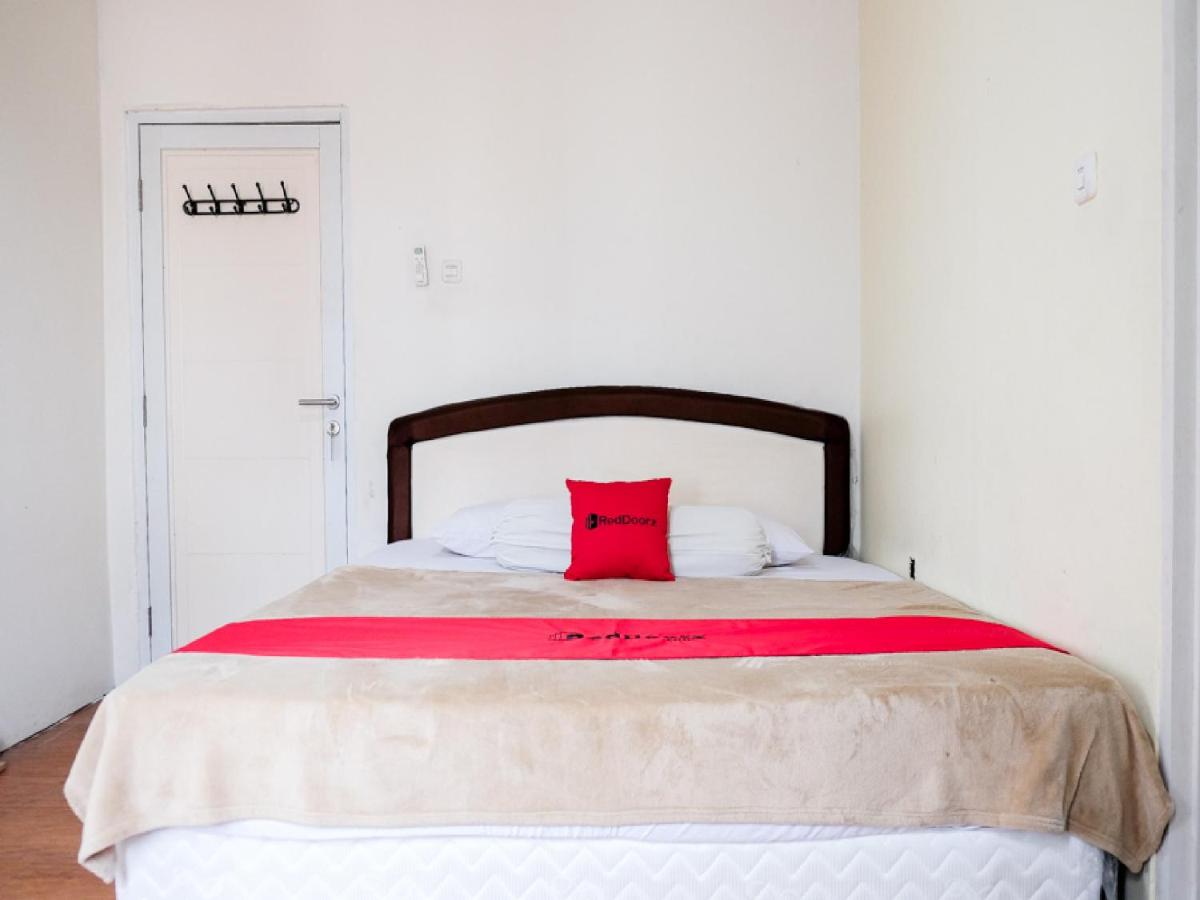 RedDoorz near Kebun Raya Bogor 2
