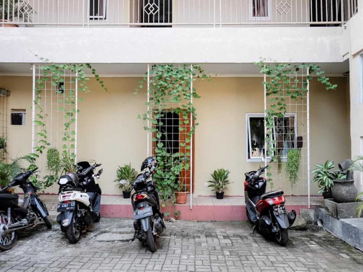 RedDoorz near Kebun Raya Bogor 2