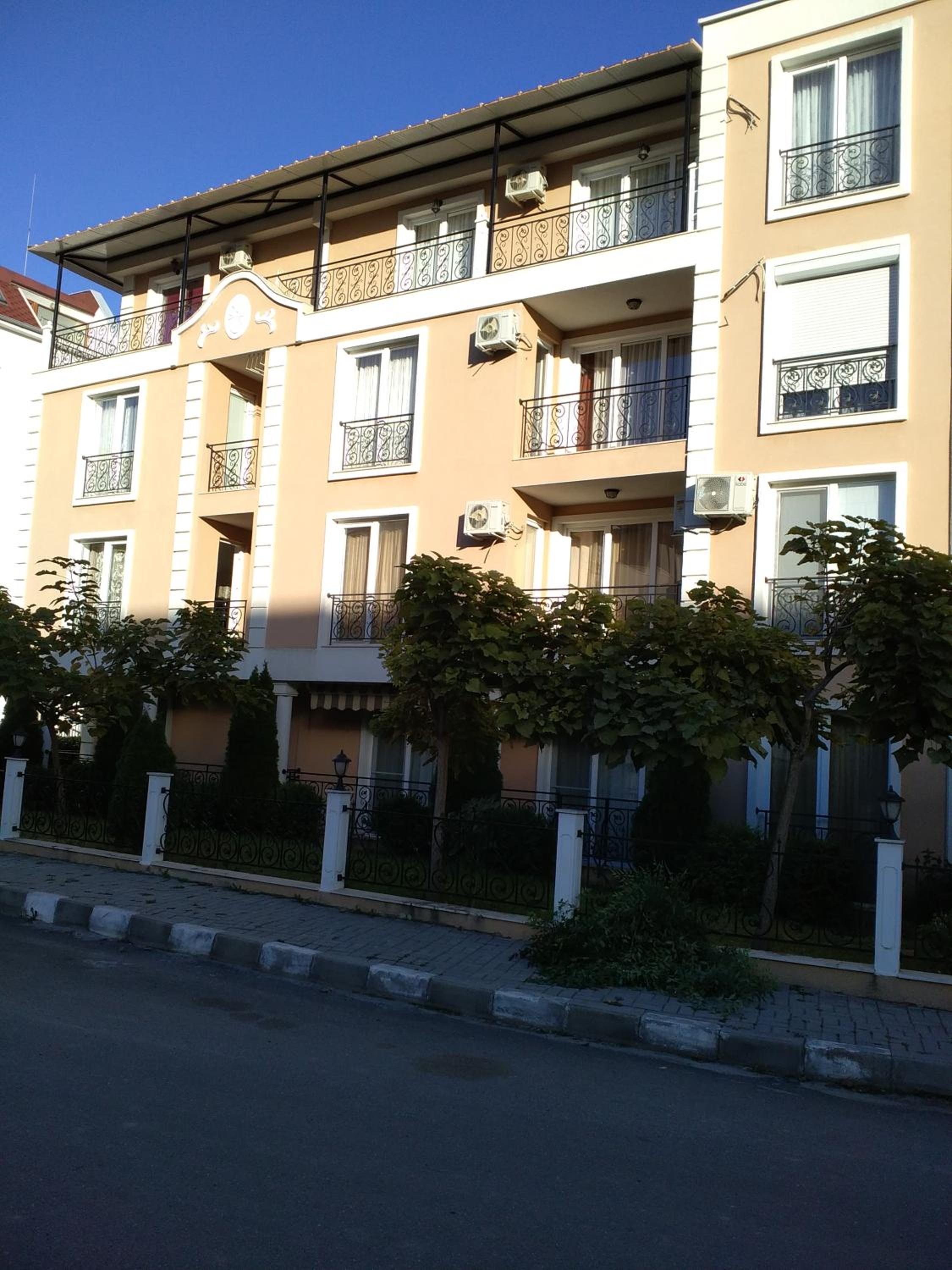 Photo 18
