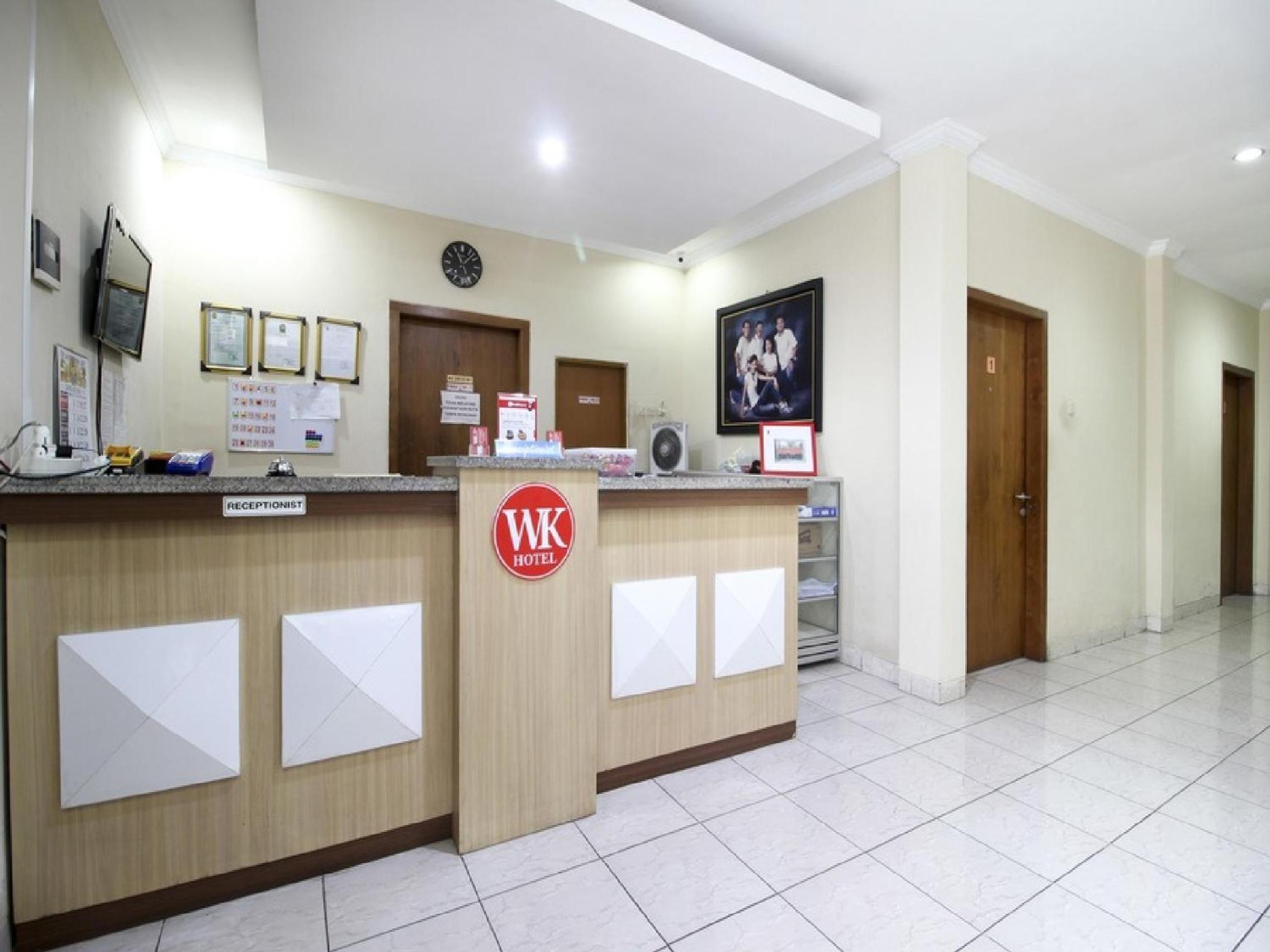 RedDoorz Plus near Stadion Mandala Krida