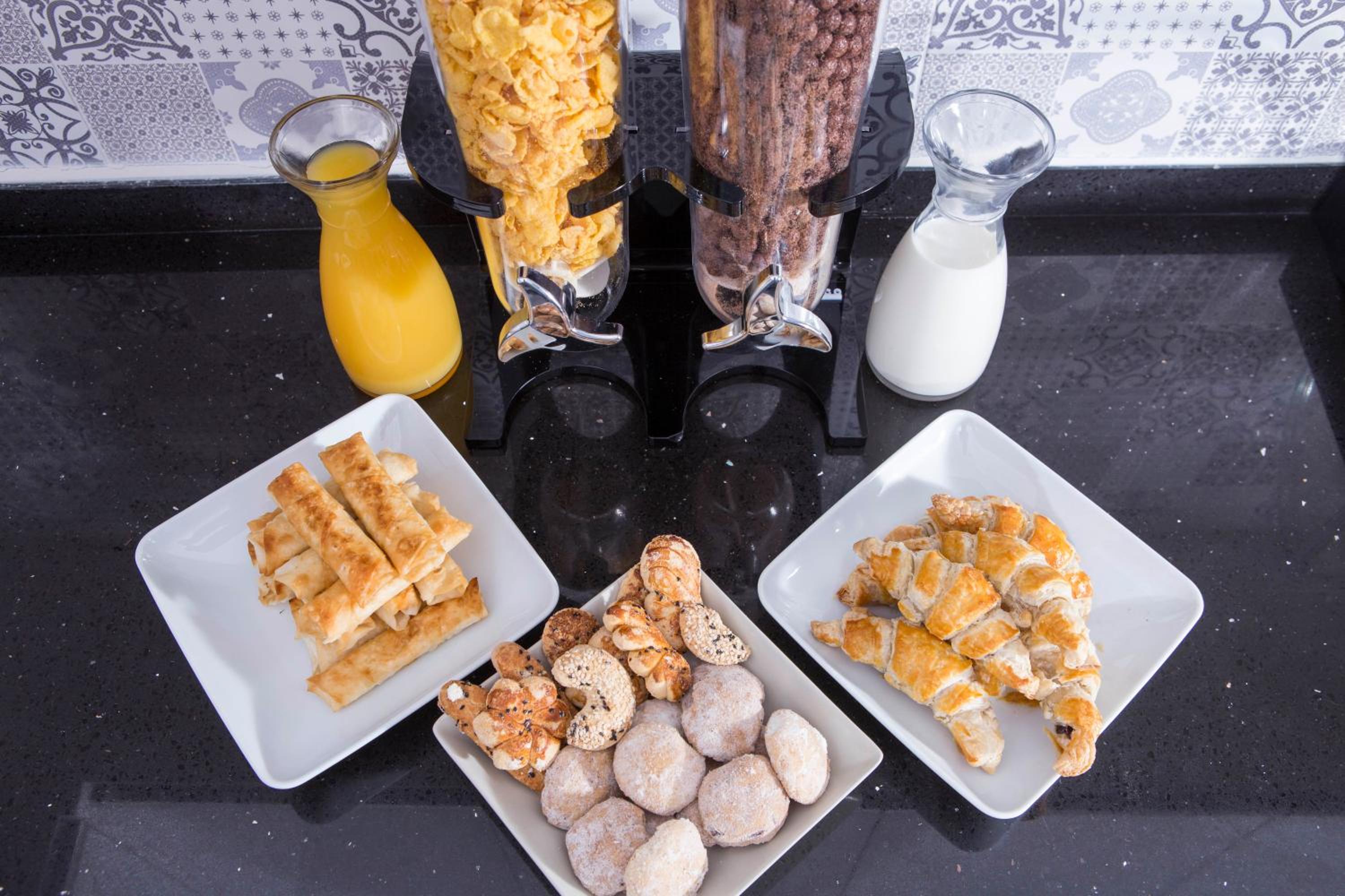 Mytra Hotel - Image 8