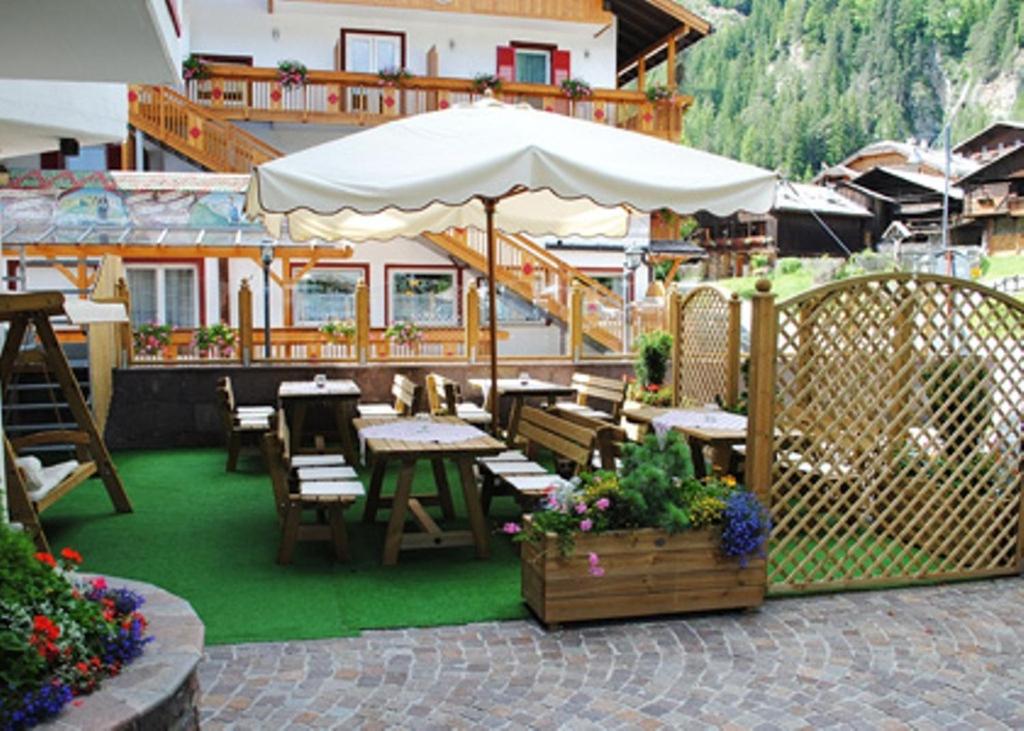 outdoor BBQ area