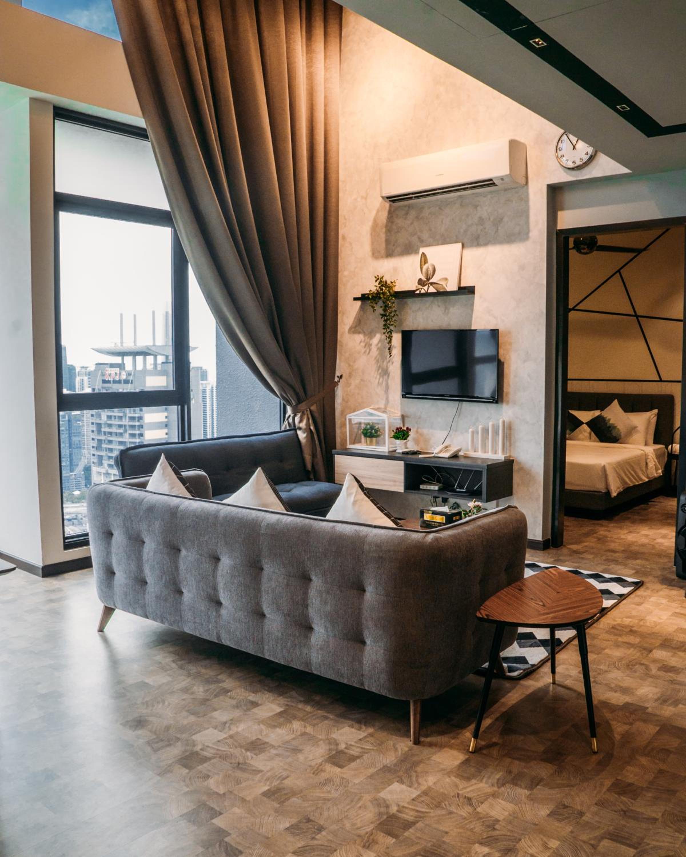 Expressionz Suites By iHost Global