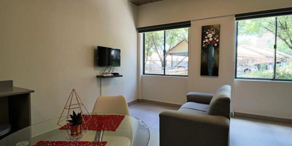 Johannesburg Vacations - Lakeside Apartments - Property Image 17