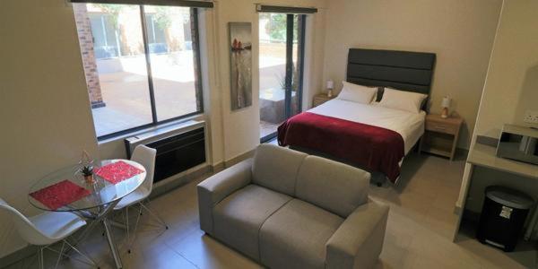 Johannesburg Vacations - Lakeside Apartments - Property Image 12