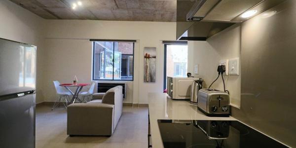 Johannesburg Vacations - Lakeside Apartments - Property Image 11