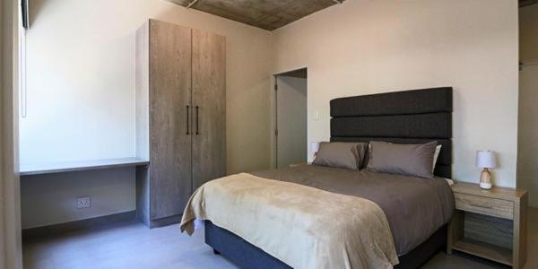 Johannesburg Vacations - Lakeside Apartments - Property Image 8