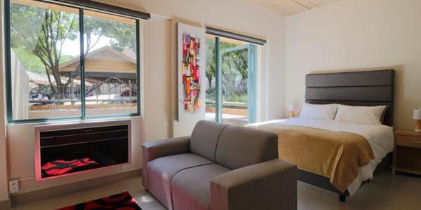 Johannesburg Vacations - Lakeside Apartments - Property Image 7
