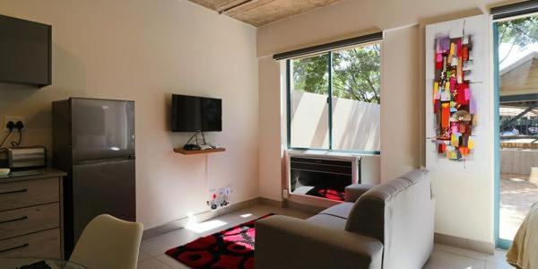 Johannesburg Vacations - Lakeside Apartments - Property Image 2