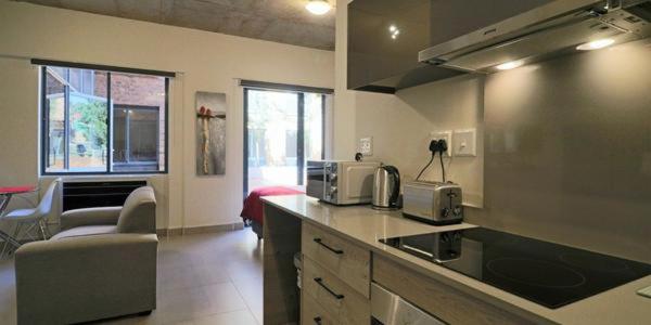 Johannesburg Vacations - Lakeside Apartments - Property Image 24