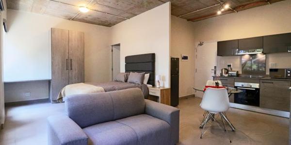 Johannesburg Vacations - Lakeside Apartments - Property Image 34