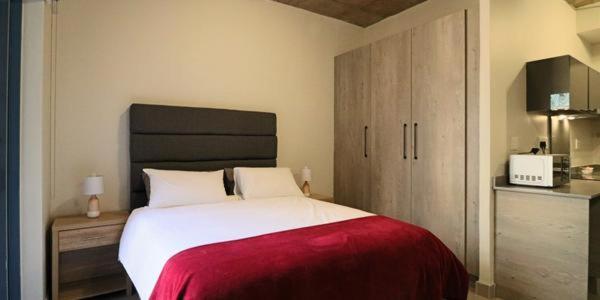 Johannesburg Vacations - Lakeside Apartments - Property Image 31