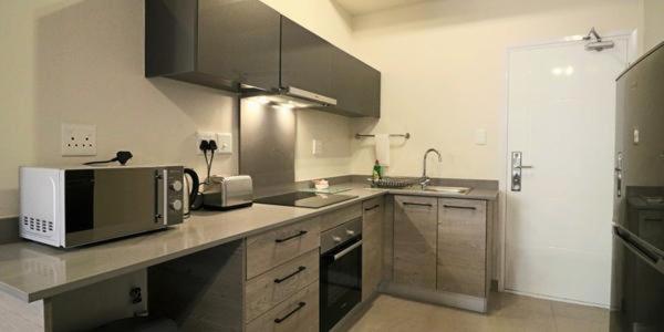 Johannesburg Vacations - Lakeside Apartments - Property Image 27