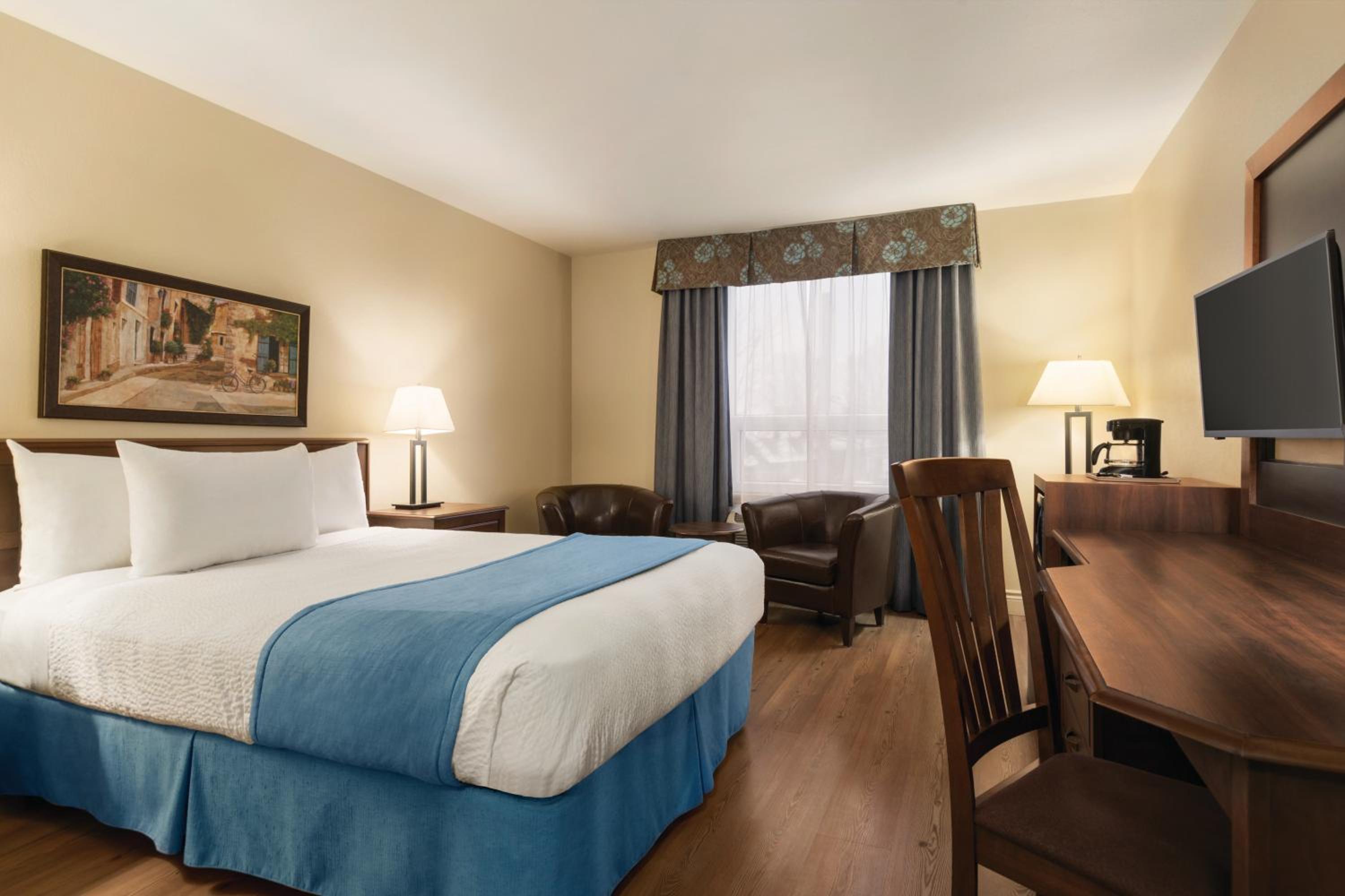 Levis Vacations - Days Inn by Wyndham Levis - Property Image 6