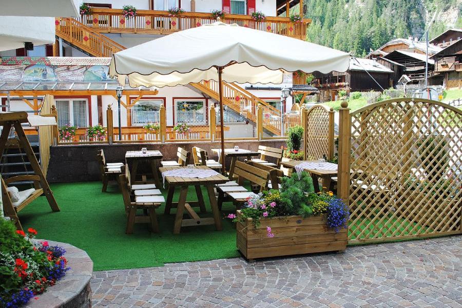 outdoor BBQ area