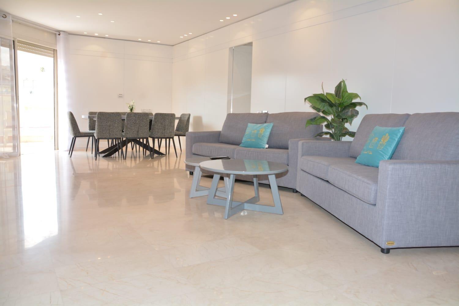 Renovated 3 Bedroom - Residence with Pool next the Beach view 2