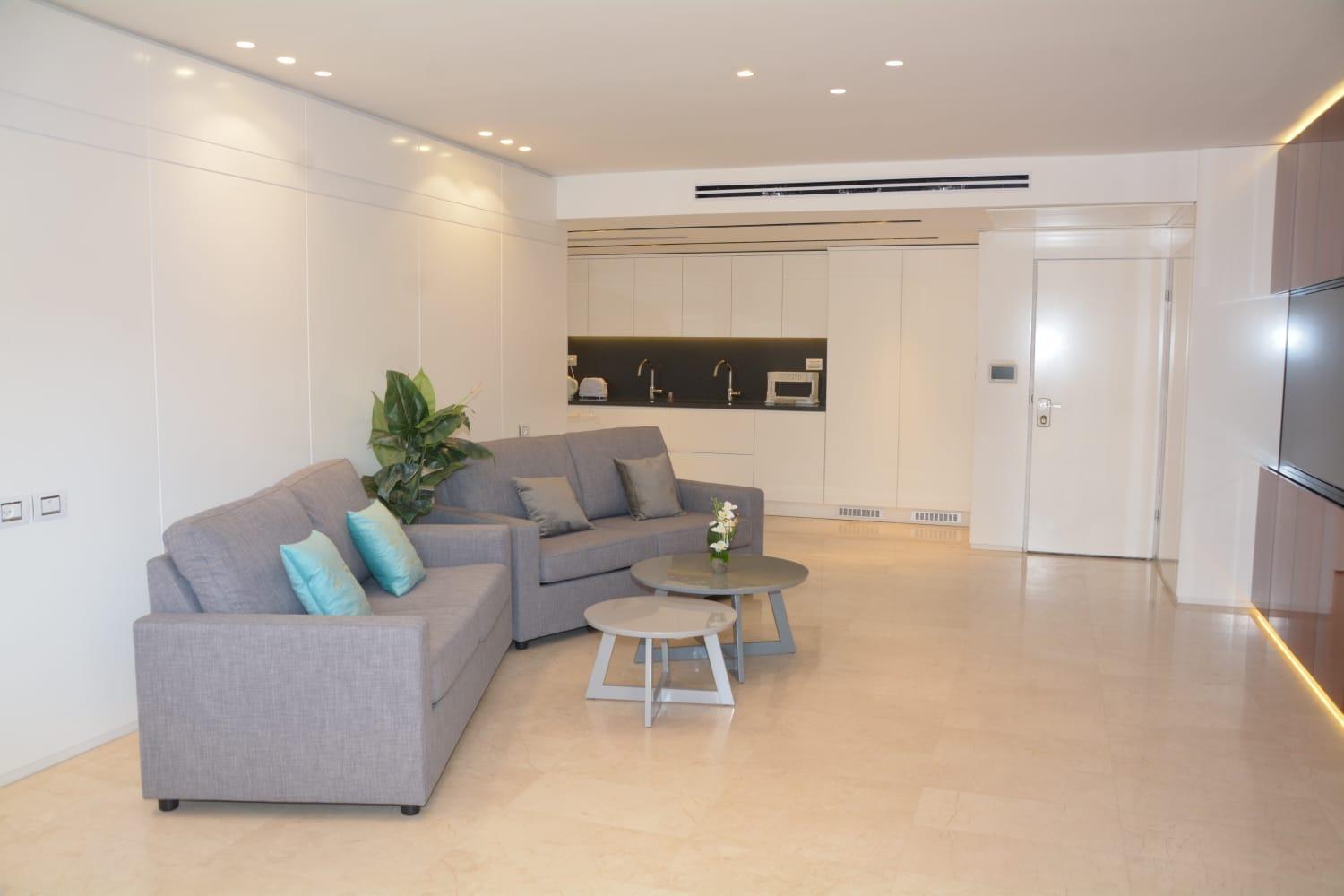 Renovated 3 Bedroom - Residence with Pool next the Beach view 4