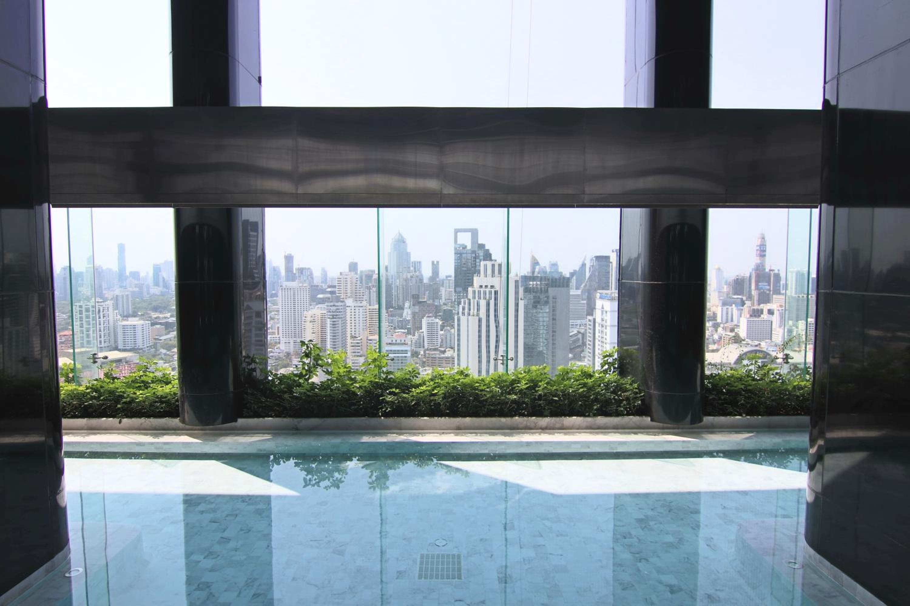 Luxurious & Romantic in the Heart of BKK. MRT/BTS!