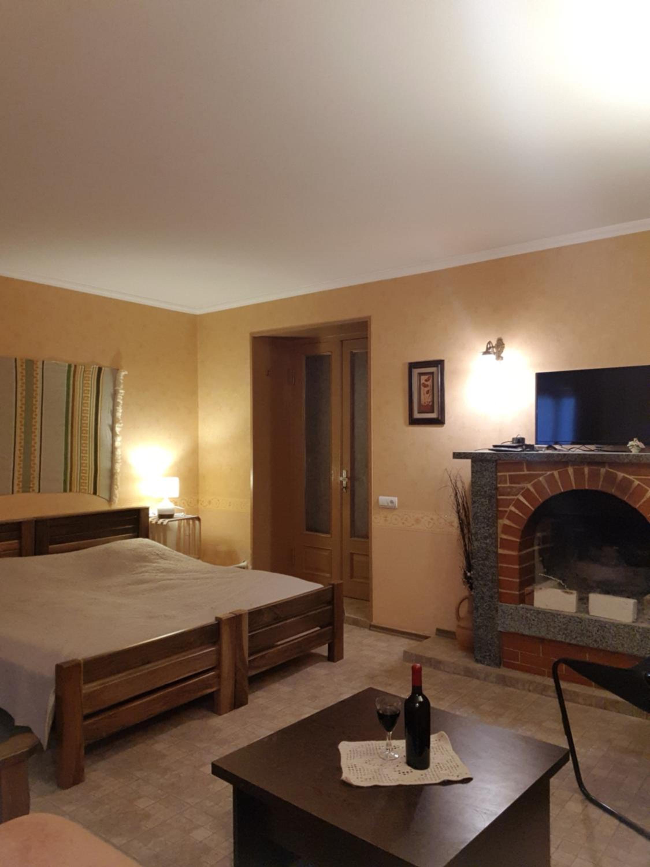 Wine Garage Apartment