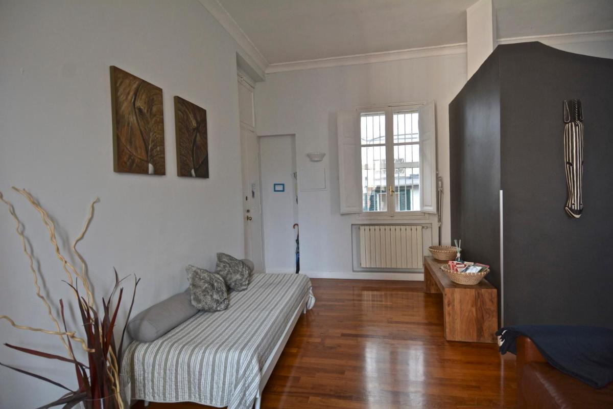 House and the City - Colosseum Apartments