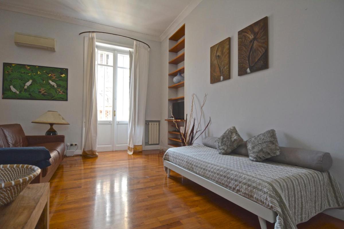 House and the City - Colosseum Apartments