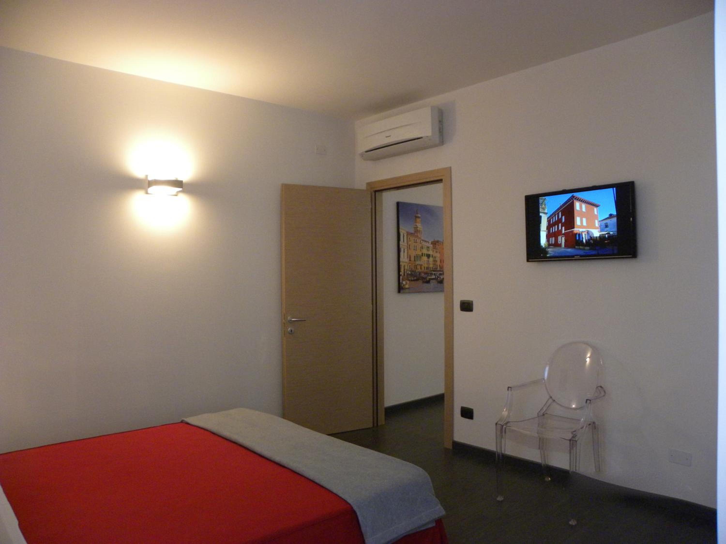 Venice Apartments Dante