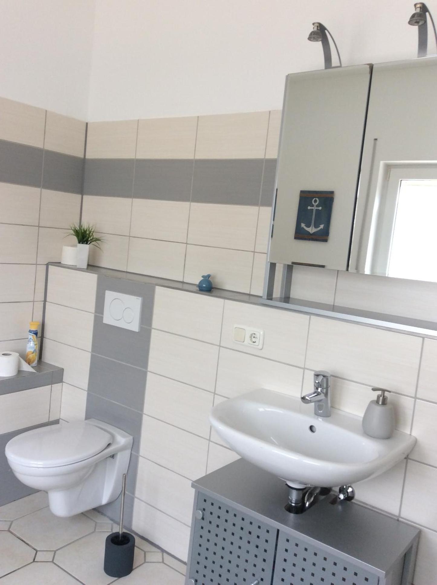 Ferienwohnung Staufenberg en Staufenberg — bathroom