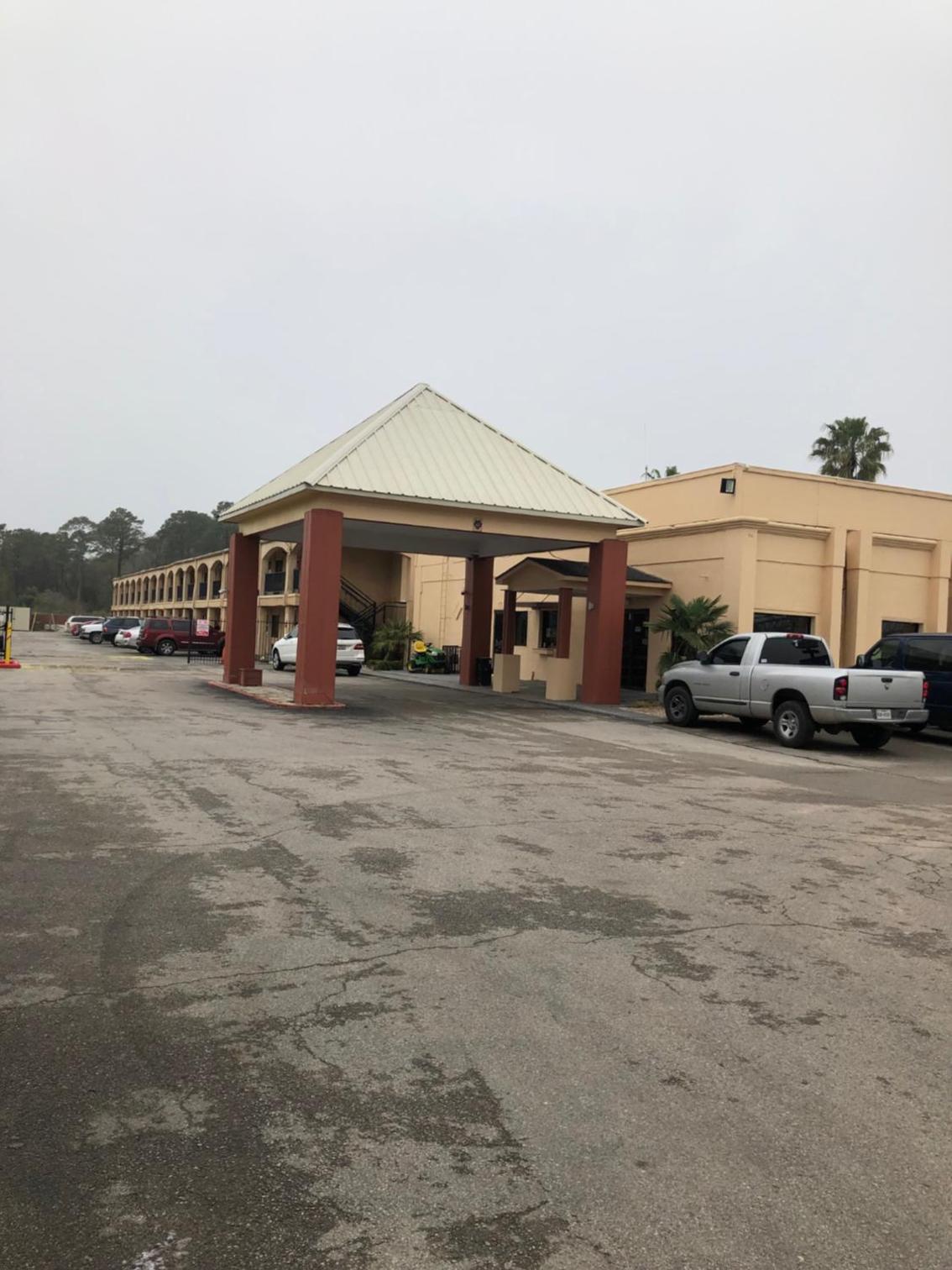 Travel Inn Suites - Property Image 10