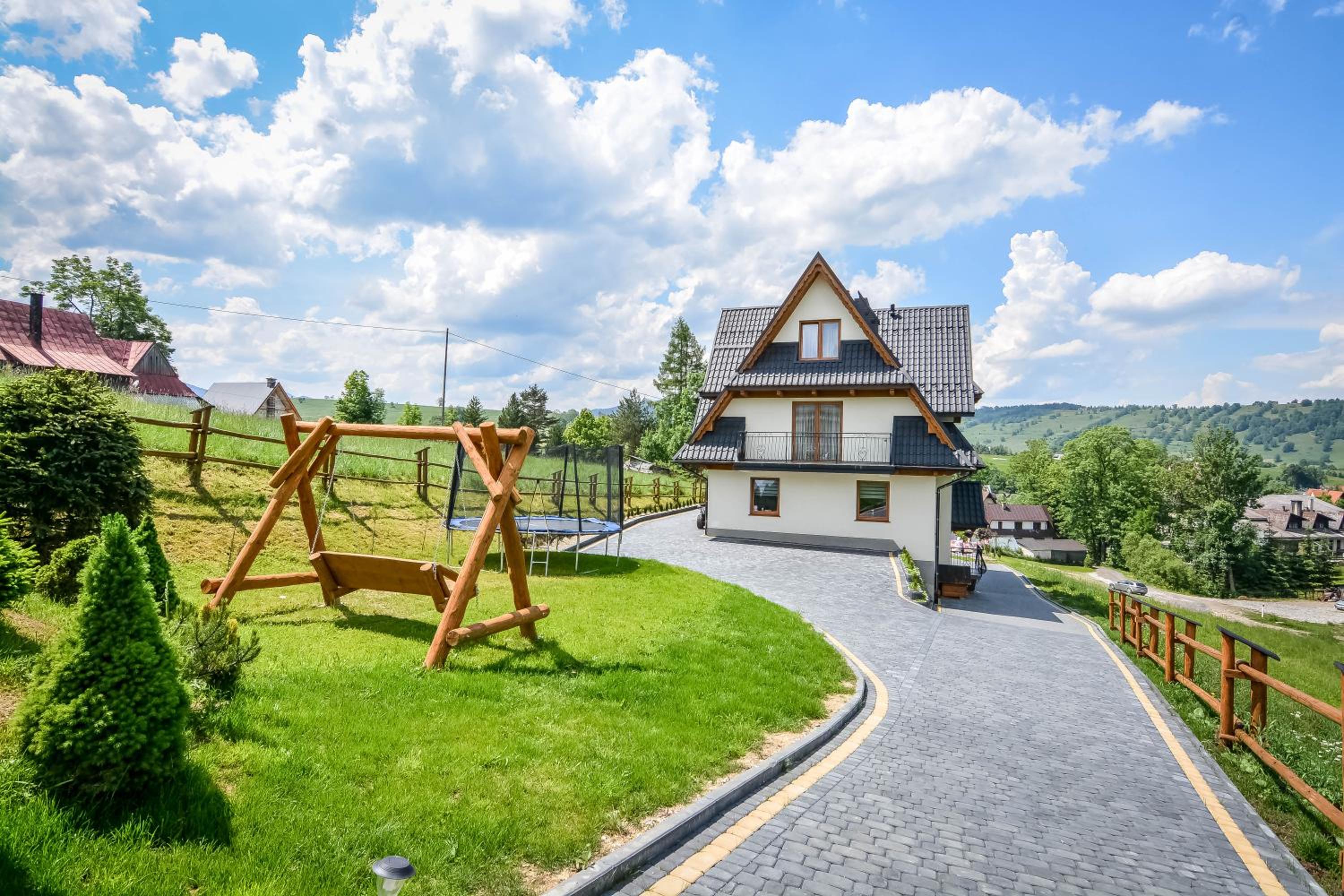 Willa Tatra House view 2