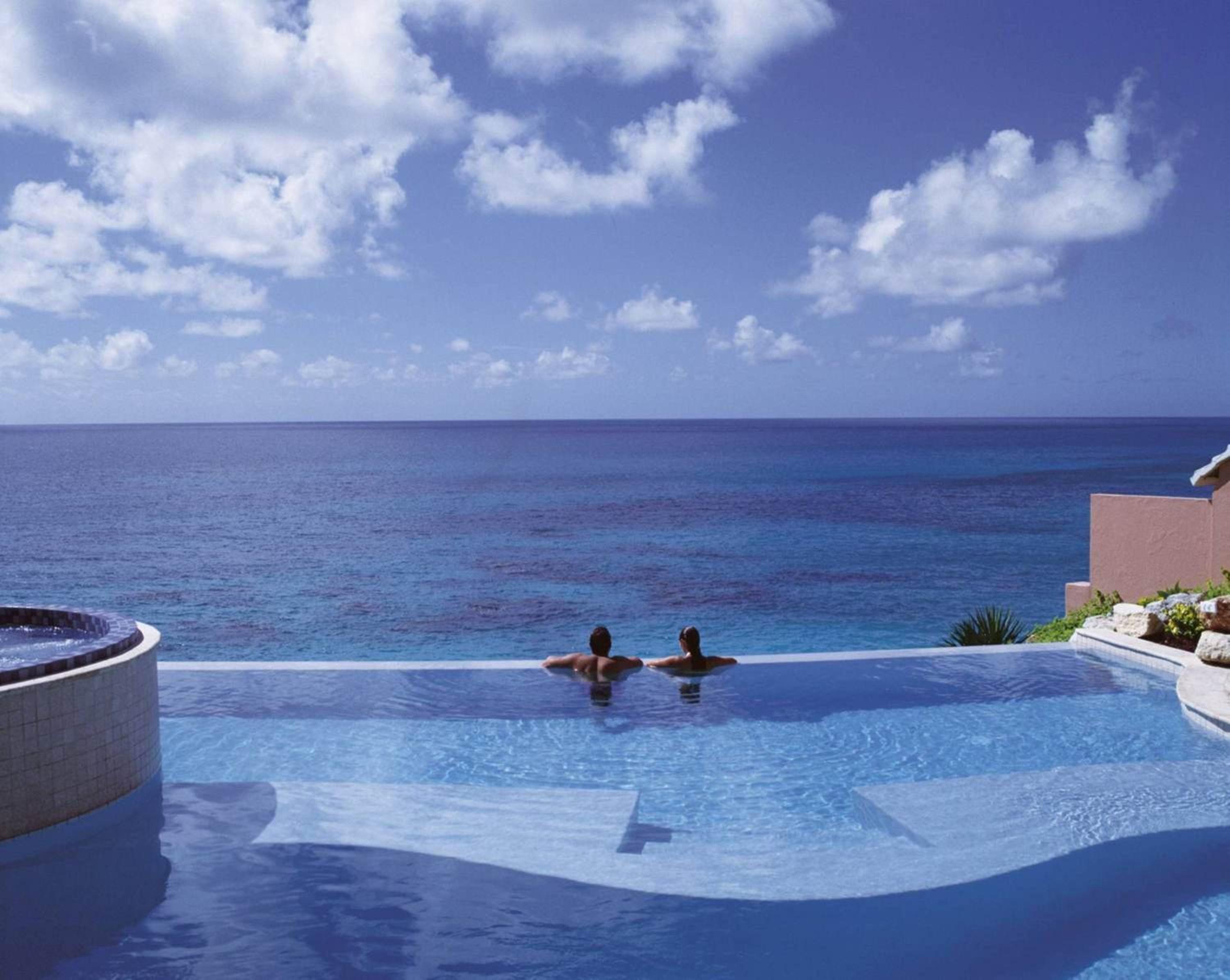 Bermuda Vacations - The Reefs Resort and Club - Property Image 3