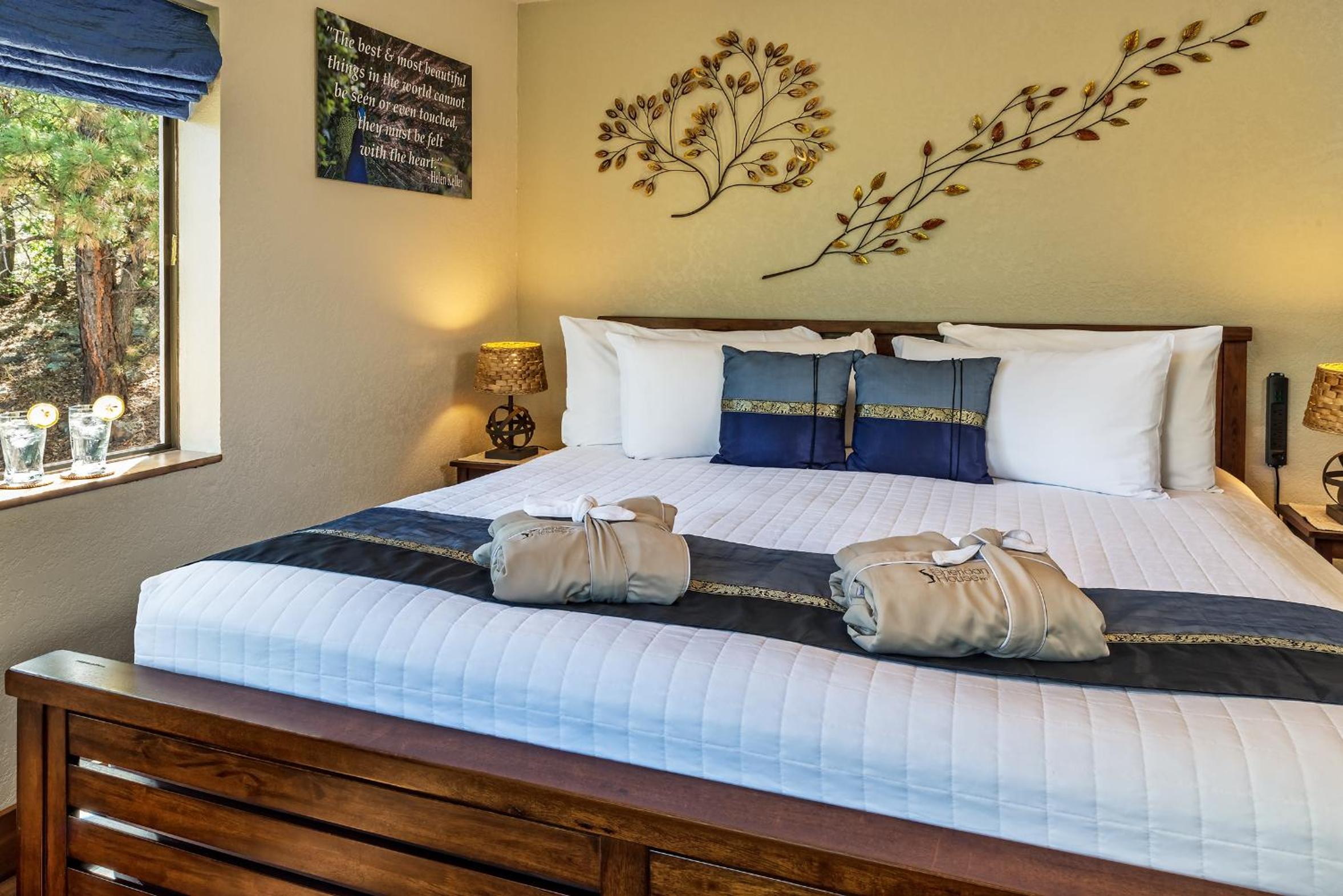Sheridan House Inn- Adult Only Accommodation