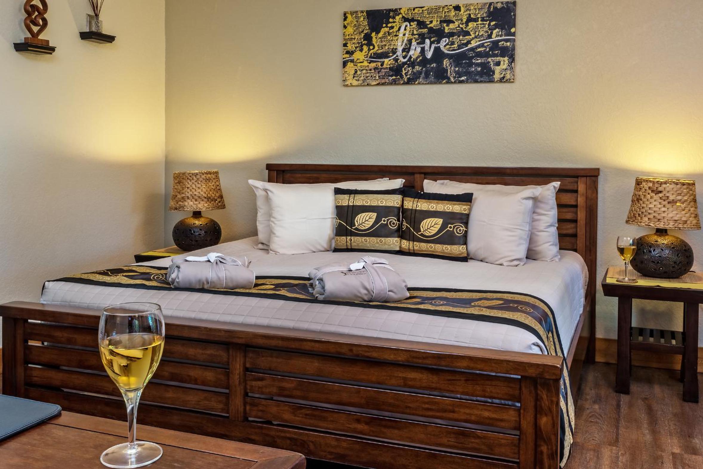Sheridan House Inn- Adult Only Accommodation