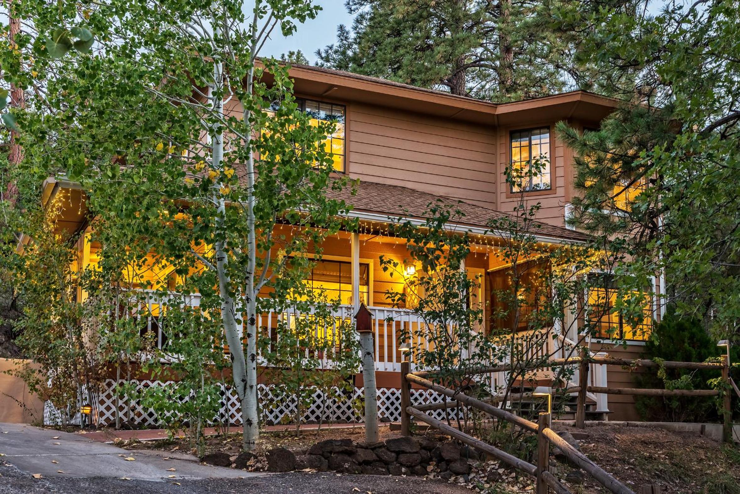 Sheridan House Inn- Adult Only Accommodation