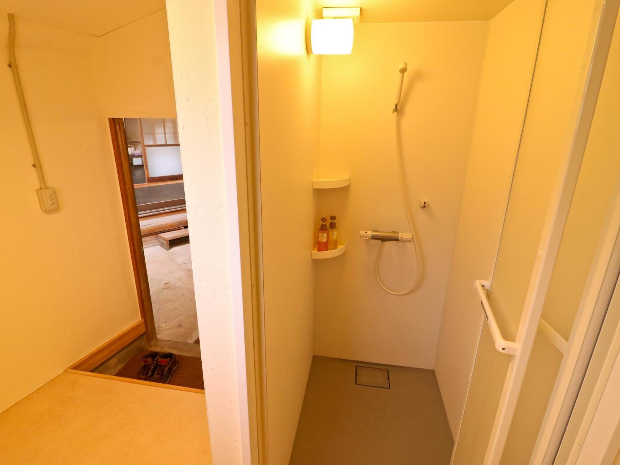 Photo 6