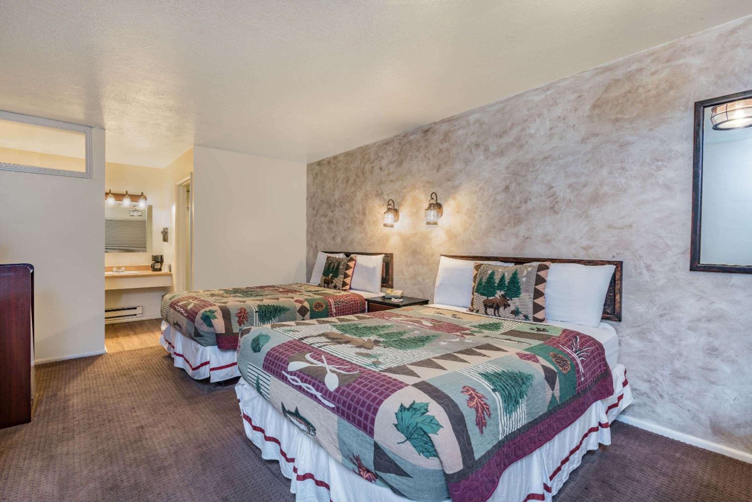 Salina Vacations - High Desert Inn - Property Image 1