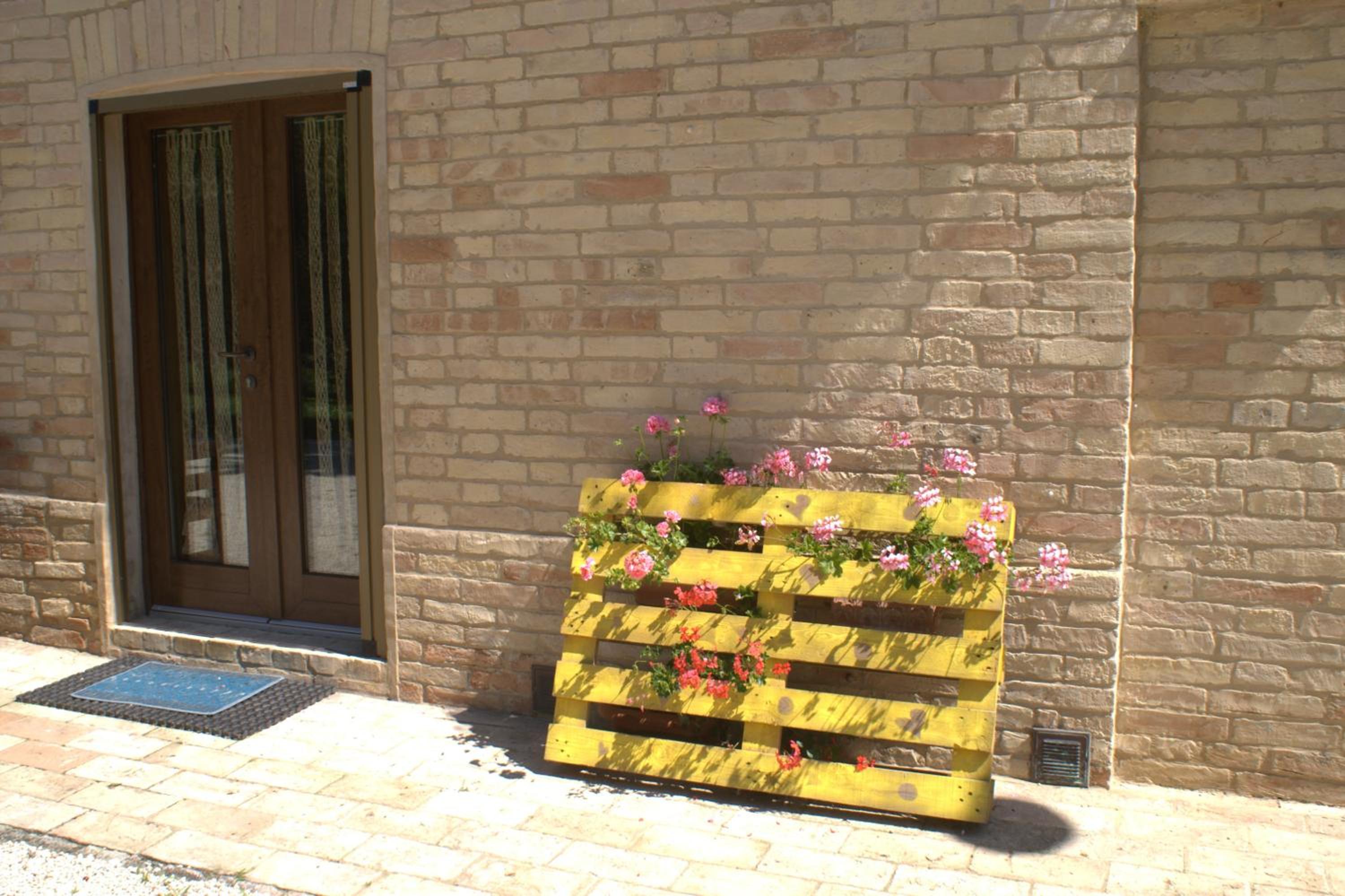 Casa il Girasole con piscina nelle Marche