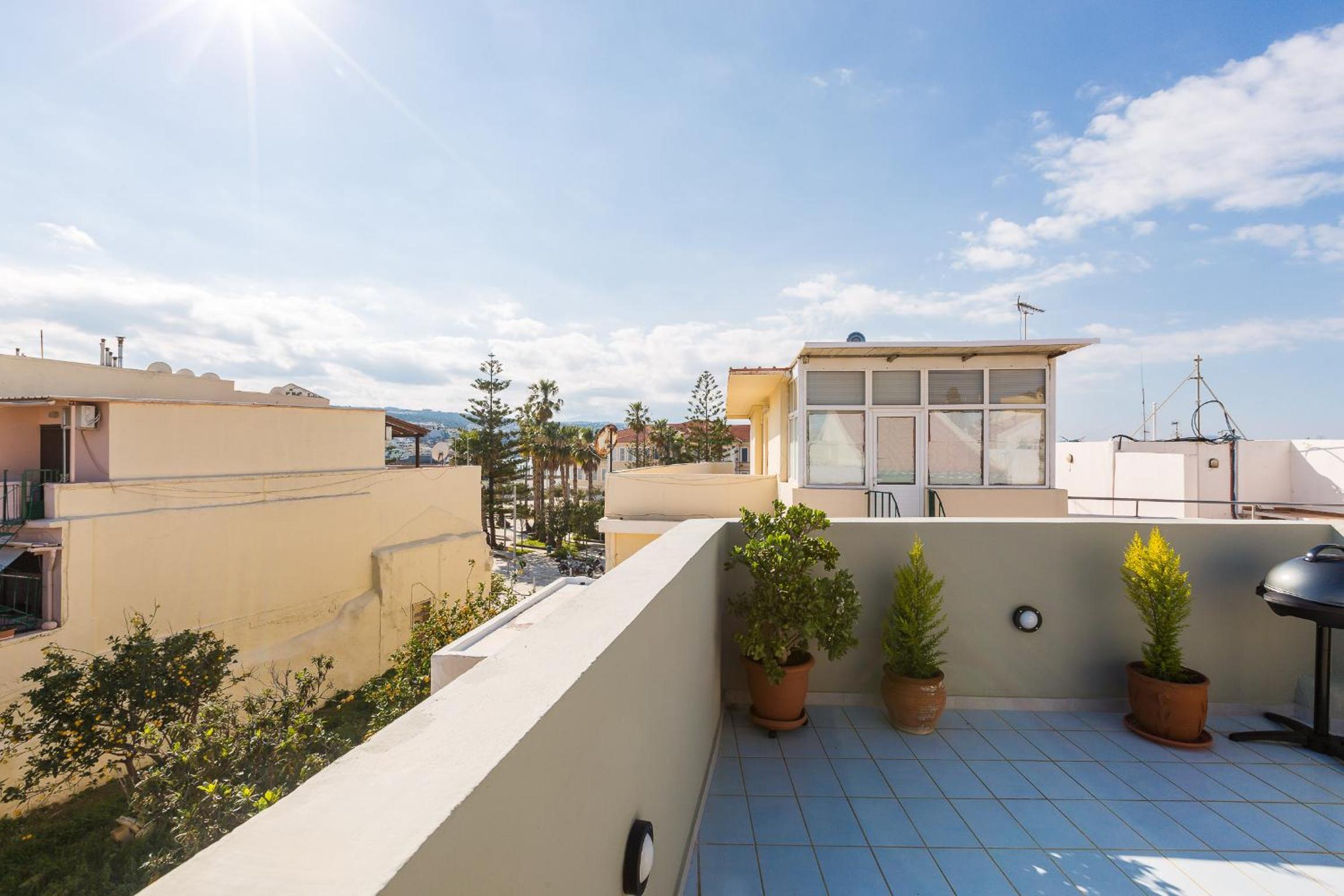 Otto - Spacious Old Town House view 4