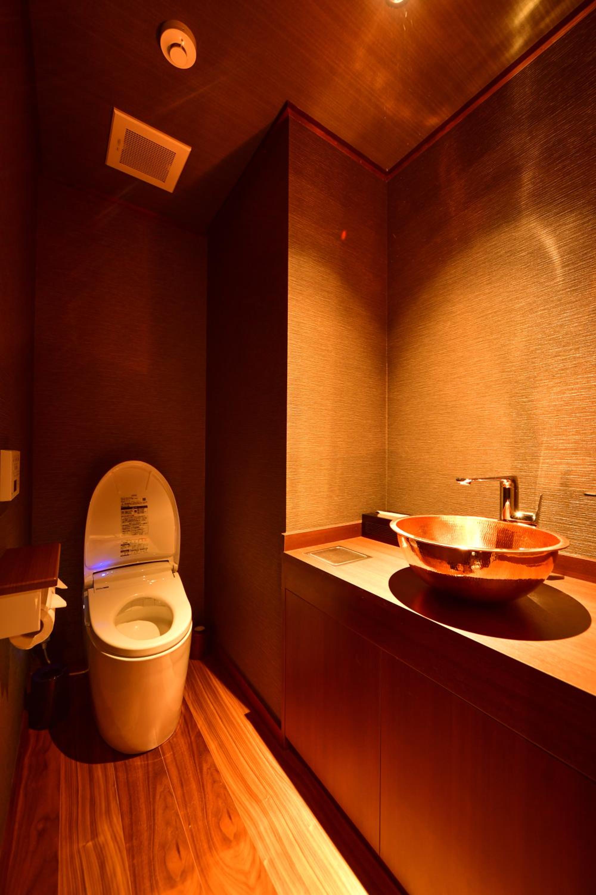 Balinese onsen ryokan Hakone Airu