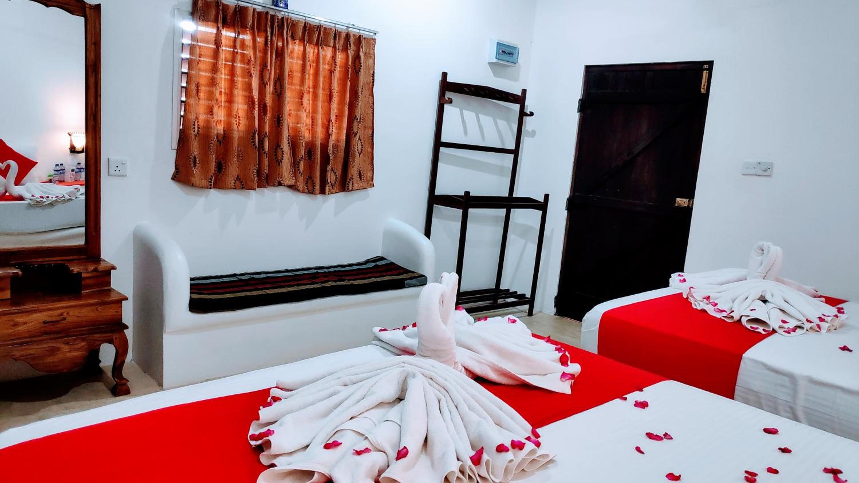 Roshanne Beach Resort, Kalpitiya