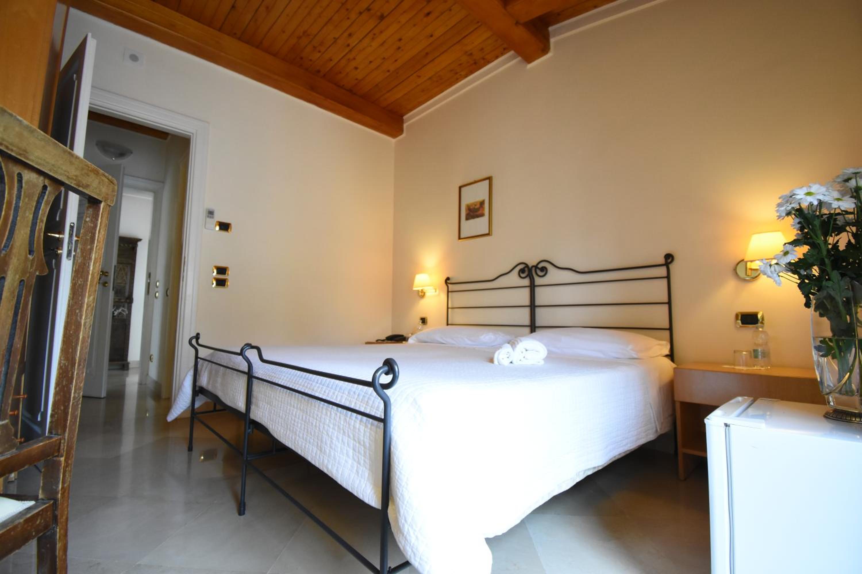 Palazzo Sottile Meninni - CLASSIC ROOMS EXPERIENCE