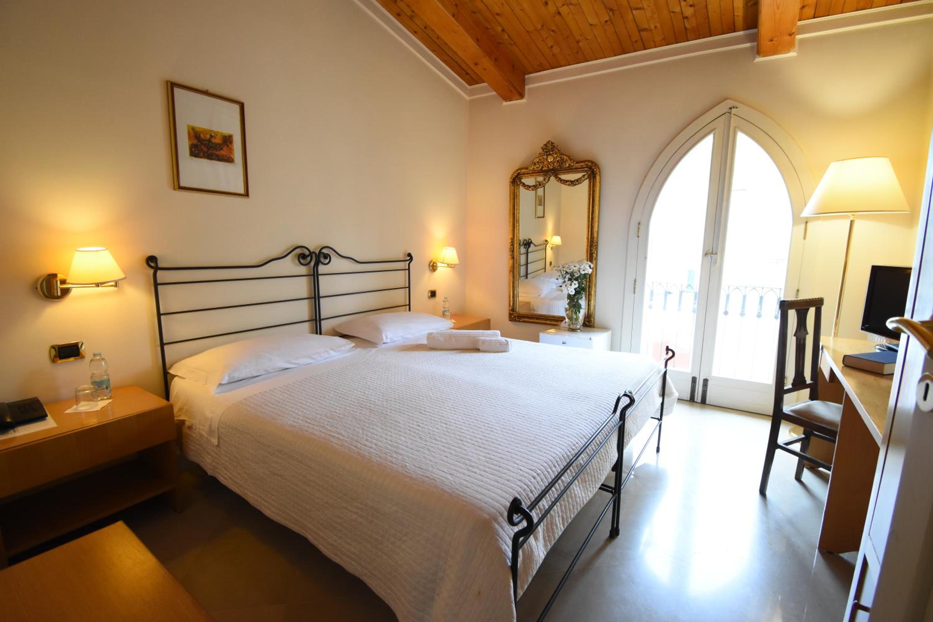 Palazzo Sottile Meninni - CLASSIC ROOMS EXPERIENCE
