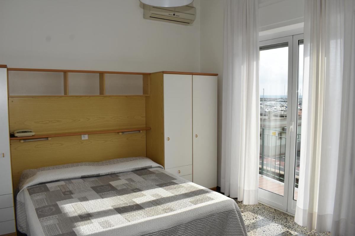Photo 28
