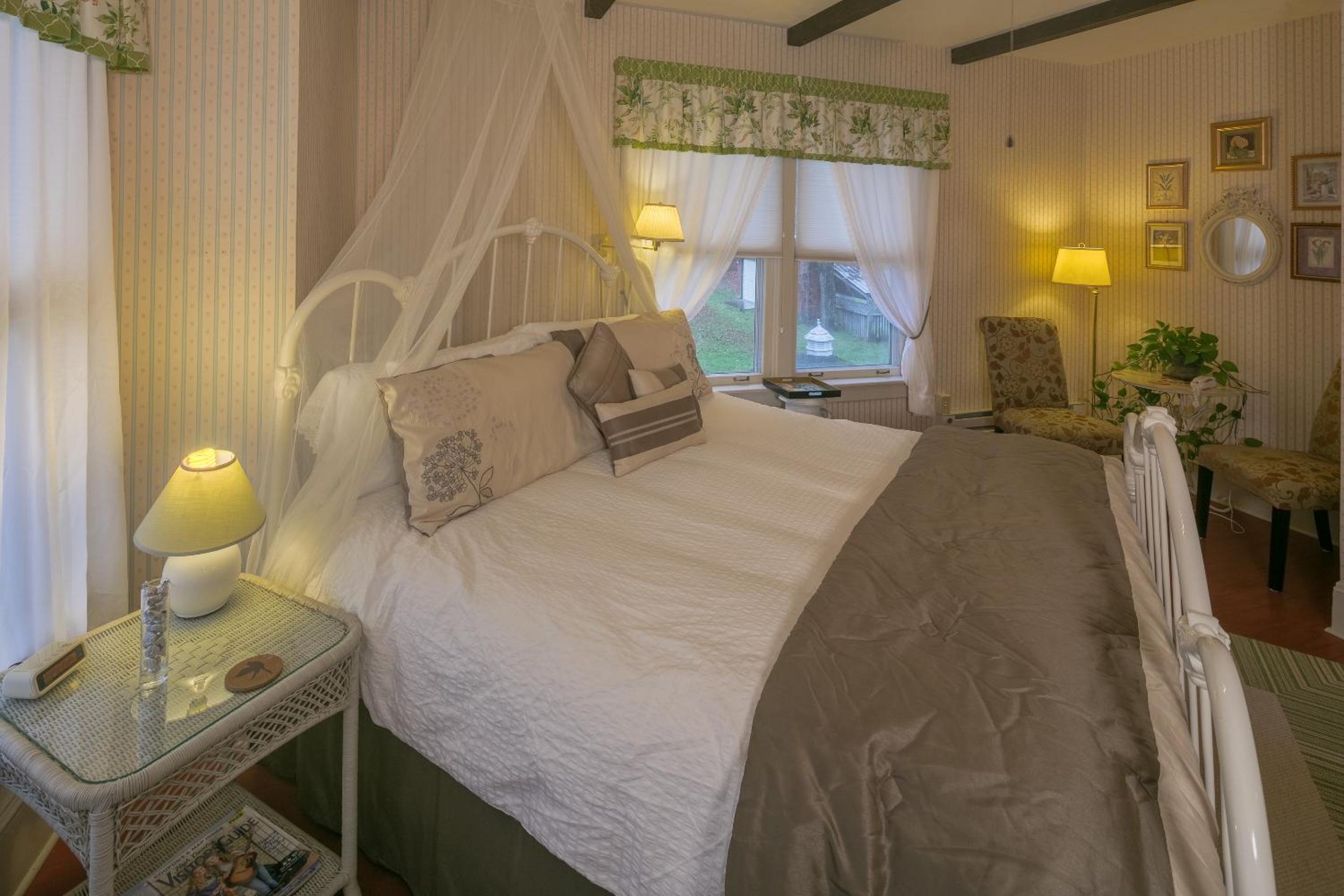 Taylor House Inn view 3