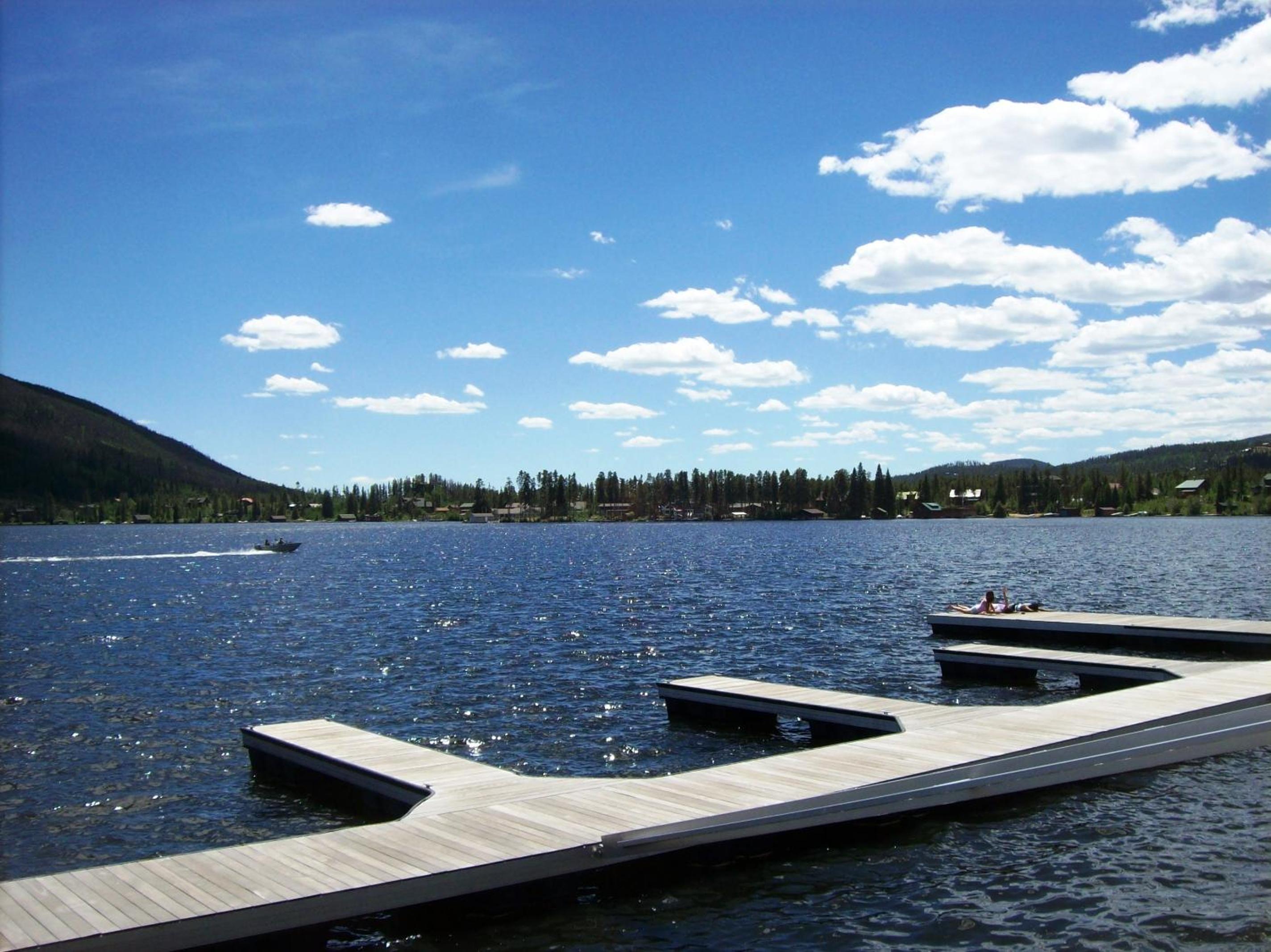 Western Riviera Lakeside Lodging
