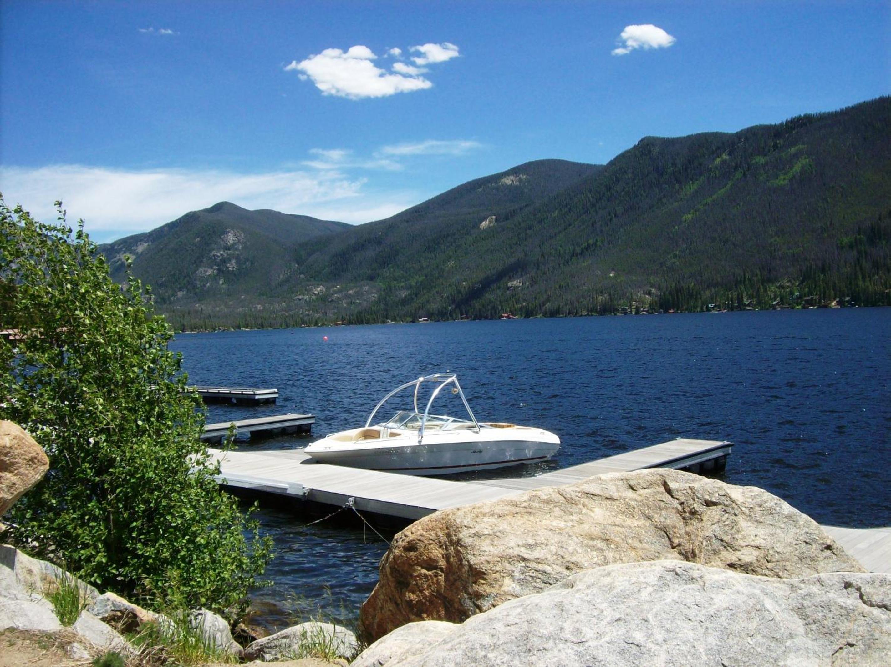 Western Riviera Lakeside Lodging