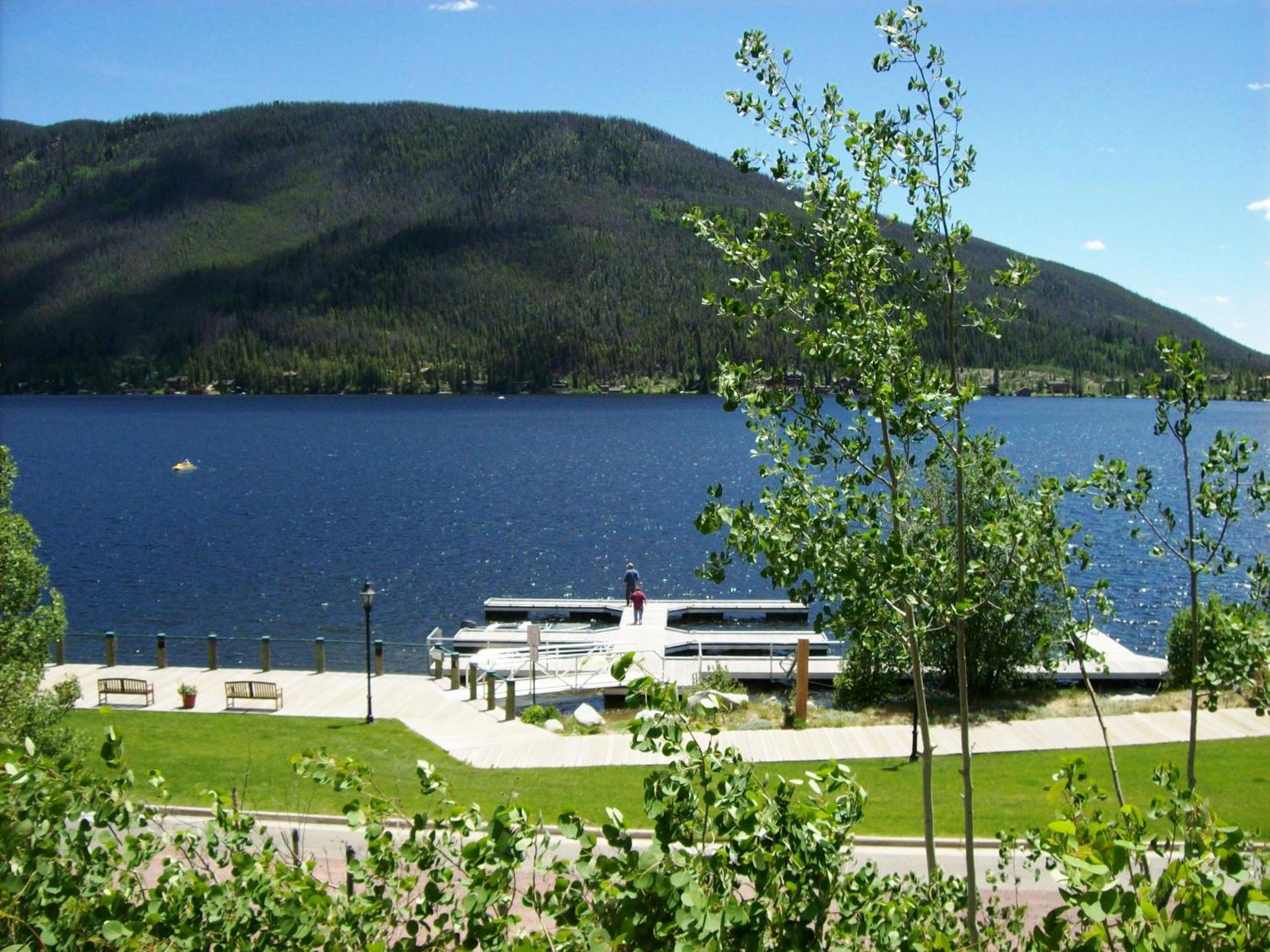 Western Riviera Lakeside Lodging